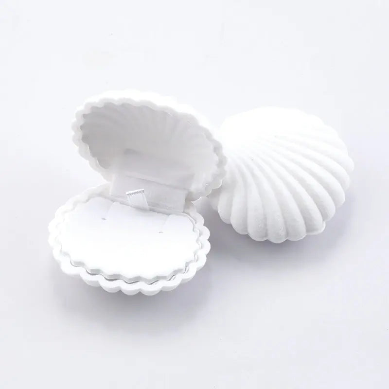 boîte à bijoux en velours en forme de coquillage
