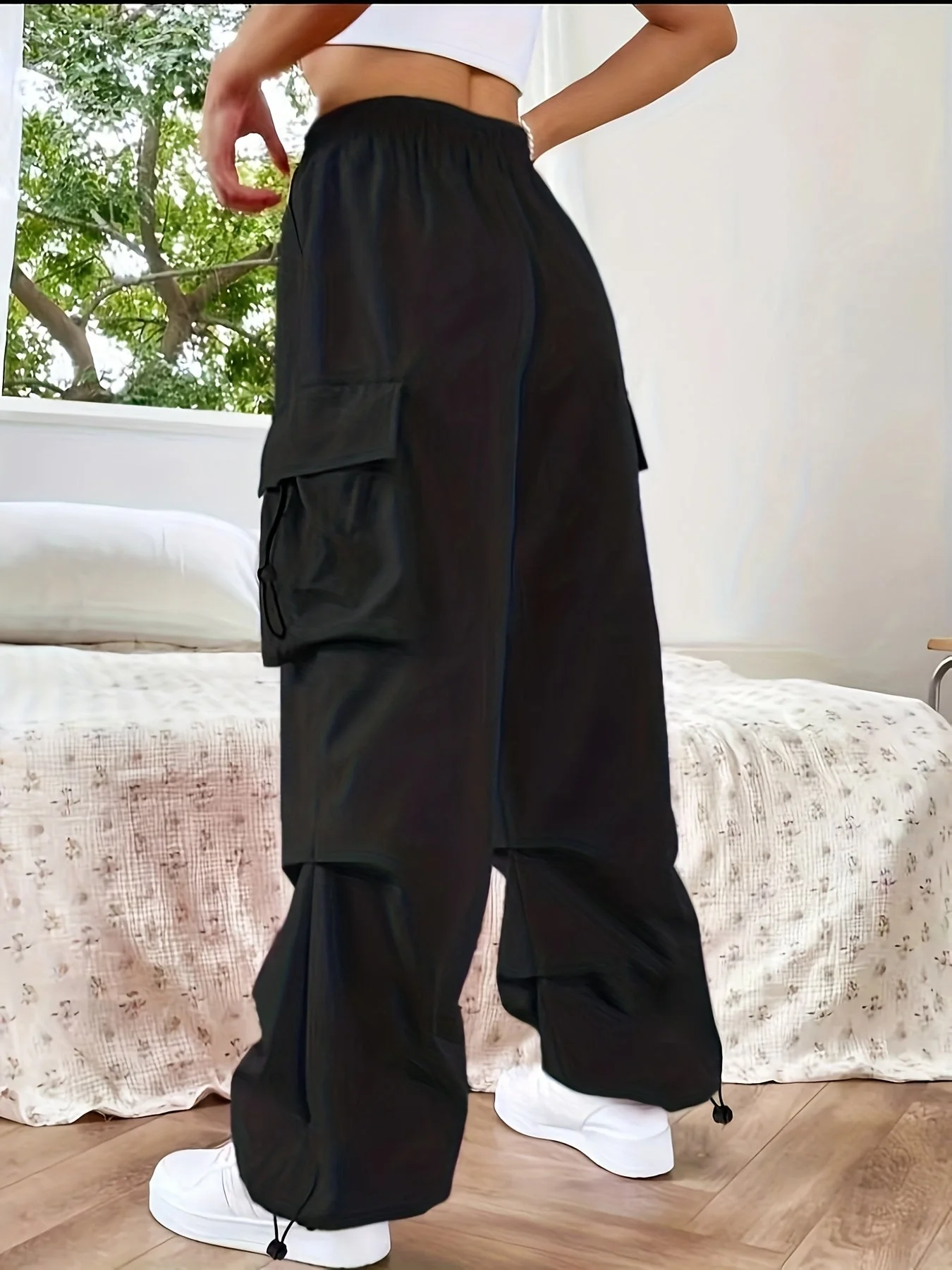 Pantalon décontracté à poches cargo pour femmes à jambes larges