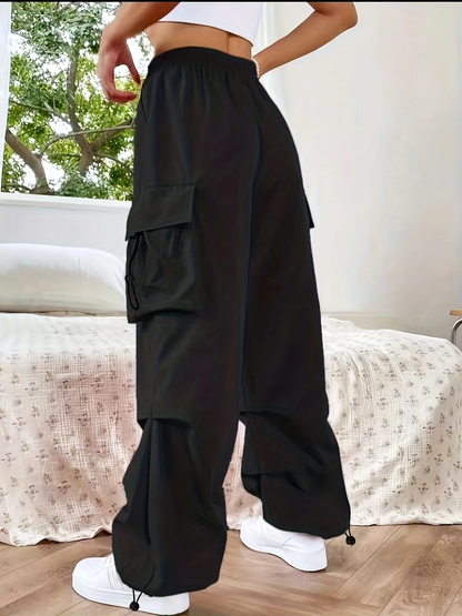 Pantalon décontracté à poches cargo pour femmes à jambes larges